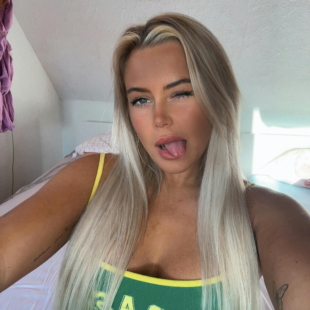 Jolie Becker 💙 Snipfeed
