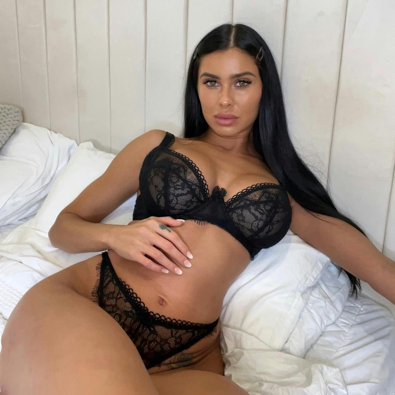 Planoly Creator Store | Isabella Rhoades